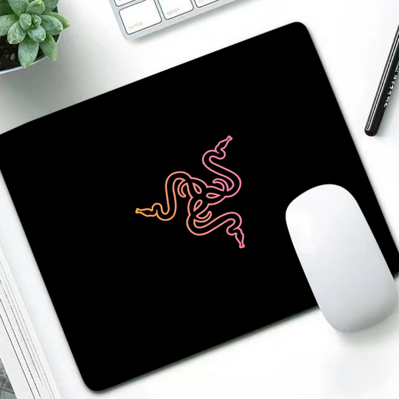 Laptop Office Accessories - แผ่นรองเมาส์เรเซอร์สุดหรู ลายอนิเมะ สำหรับเกมเมอร์ แผ่นรองโต๊ะสำหรับเล่นเกมพีซี ตู้เกมมิ่ง แล็ปท็อป